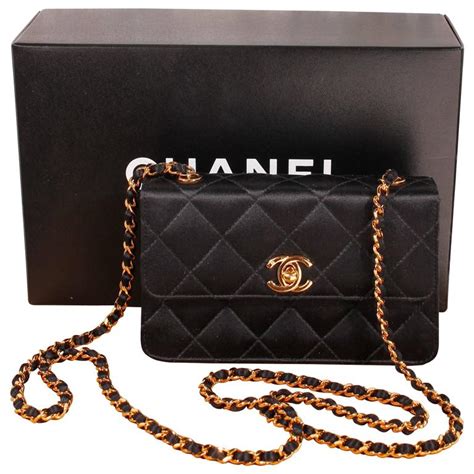 chanel hand clutch